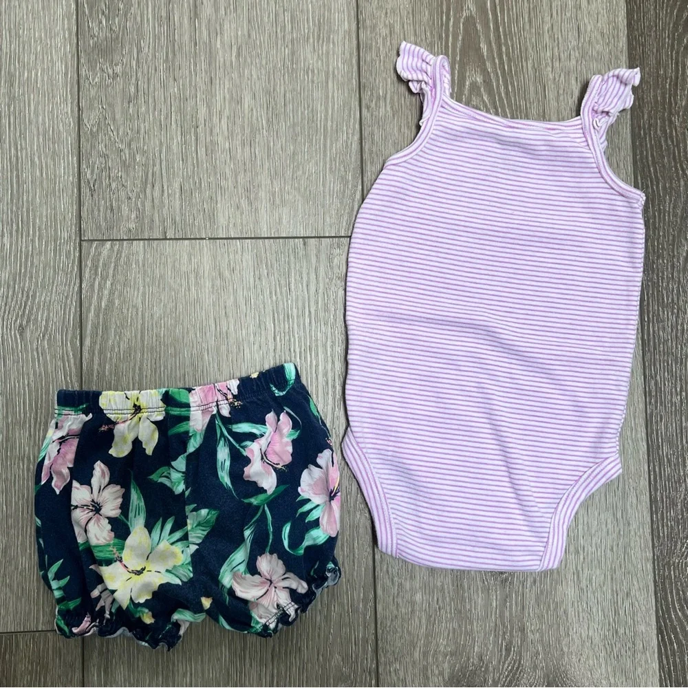 CARTERS 2PC SLEEVELESS BODYSUIT AND SHORTS SET PURPLE 12MO